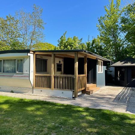 Вилла Chalet 'T Rijsterbos Op Camping Met Zwembad! Экстерьер фото
