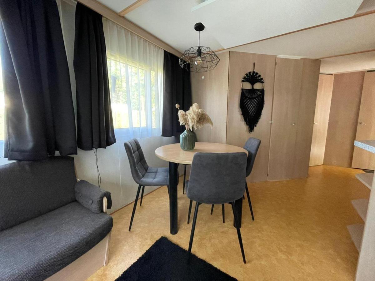 Вилла Chalet 'T Rijsterbos Op Camping Met Zwembad! Экстерьер фото